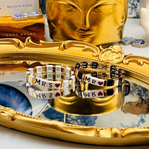 🆕 ROXANNE ASSOULIN 🧿 NWOT Mr & Mrs Set Of Two Enamel And Gold-Tone Bracelets - Picture 3 of 14